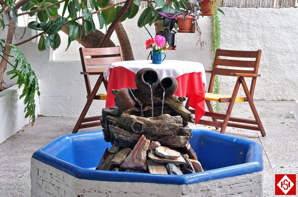 Semiramis Guesthouse Αδάμας Εξωτερικό φωτογραφία