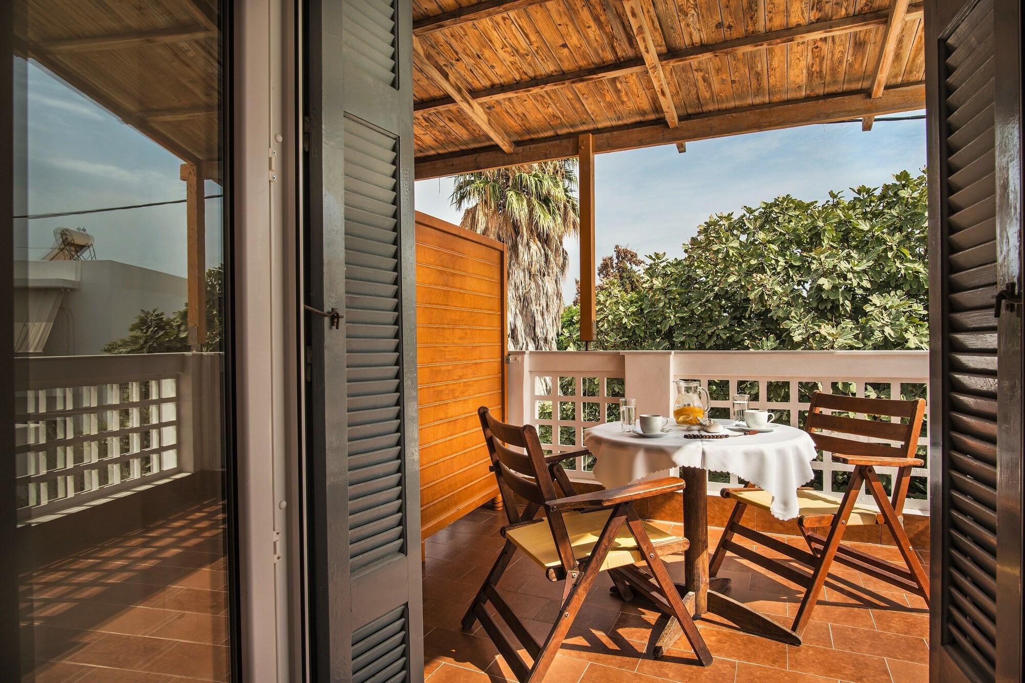 Semiramis Guesthouse Αδάμας Εξωτερικό φωτογραφία