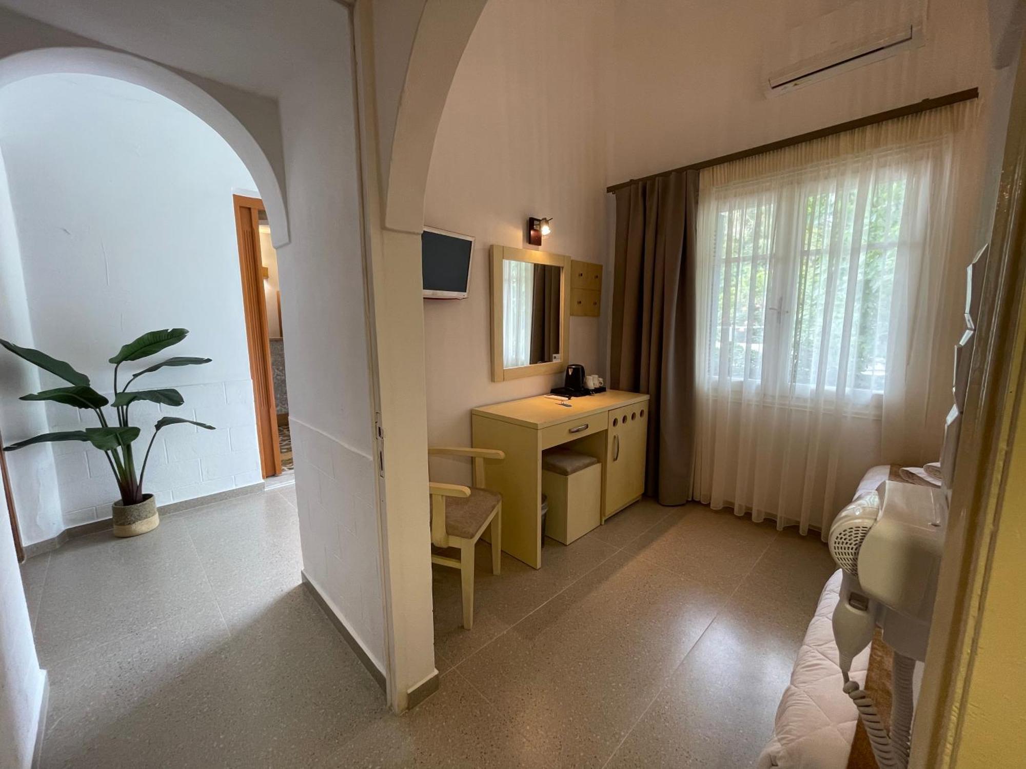 Semiramis Guesthouse Αδάμας Εξωτερικό φωτογραφία